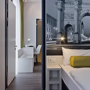 Hotel Super 8 By Wyndham North